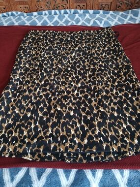 Ann Taylor Leopard-Print Pencil Skirt in Black & Brown